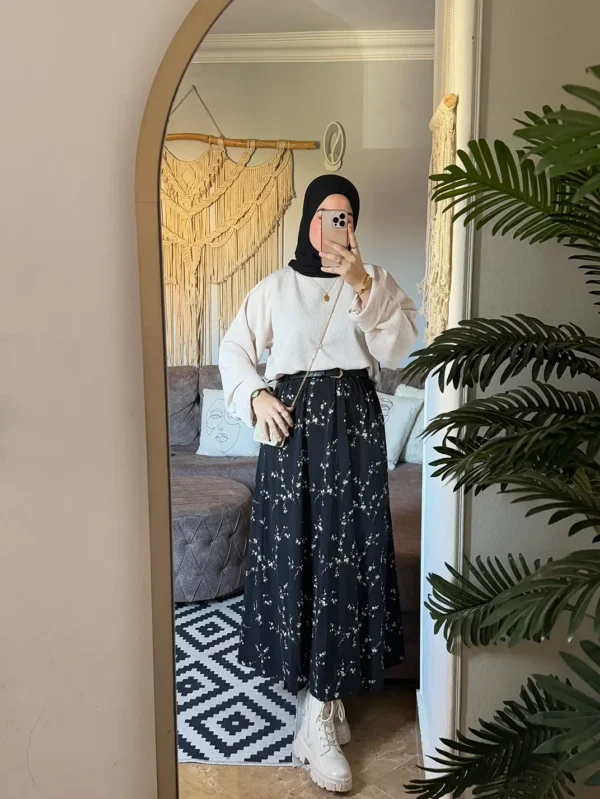 Biege winter blouse Flowery Skirt