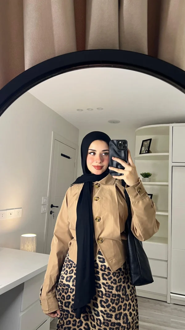 biege short trench for women mirror selfie3 Short Trench jacket🤎