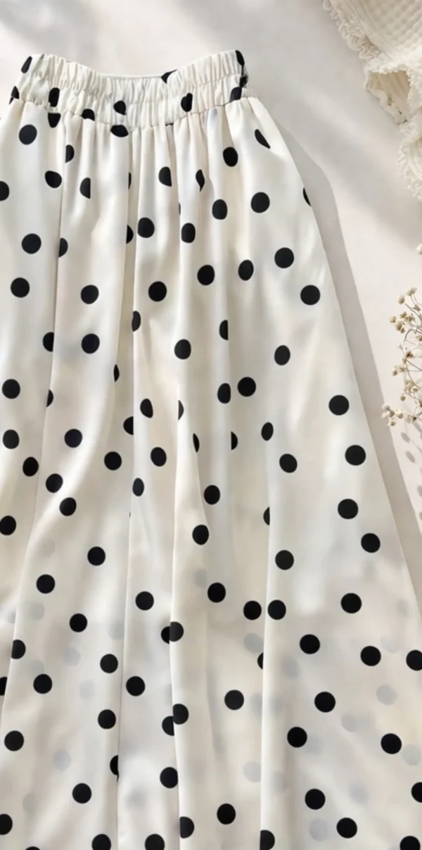 polks dots skirt1 Polka Dot Skirt
